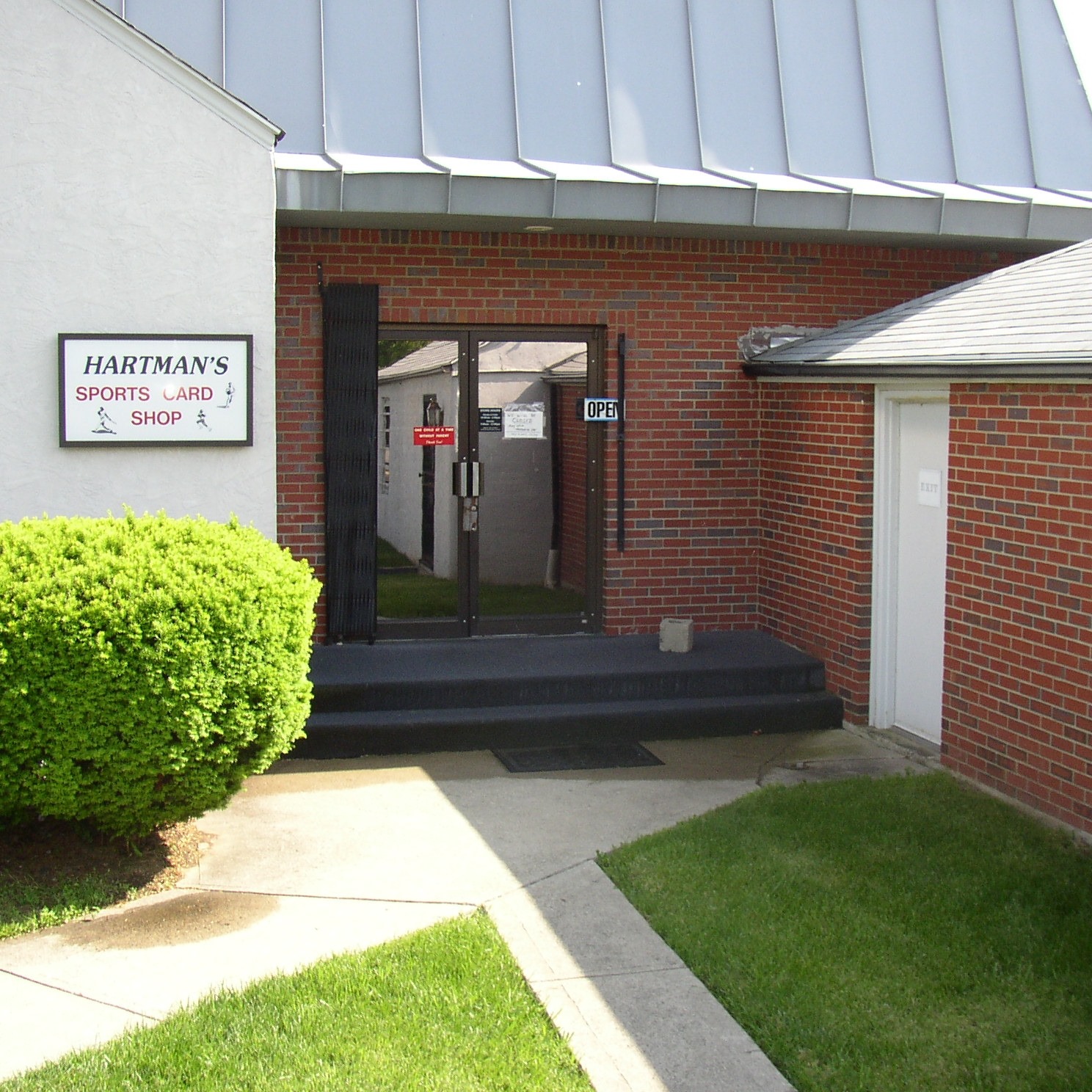 Hartman's Baseball Card Shop